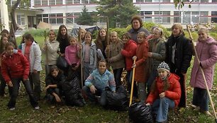 Į kasmetinę akciją &bdquo;I&scaron;valykime pasaulį&ldquo; tvarkyti aplinkos susibūria ir maži, ir dideli.