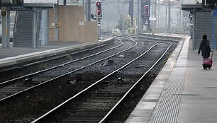Streiko metu kursuoja Prancūzijoje kursuoja maždaug pusė traukinių
