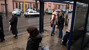 Atokesnės vietos ypač masina vandalus, tačiau ne i&scaron;imtis ir miesto centre esančios vie&scaron;ojo transporto stotelės.
