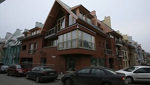 Krivių gatvės daugiabutį nelegaliai administruojanti jo statytoja &bdquo;Remada&ldquo;, pasak gyventojų, ne tik &bdquo;plė&scaron;ia pinigus&ldquo;, bet ir nevykdo savo įsipareigojimų.