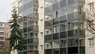 Renovuotas daugiabutis sostinės Žirmūnų gatvėje.