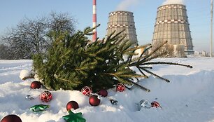 Surinktos kalėdinės eglutės keliaus į &bdquo;Vilniaus energiją&ldquo;, i&scaron; kur skleis &scaron;ilumą centralizuotai &scaron;ildomiems vilniečių namams.