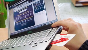  Tikimasi, jog atsiradus galimybei mėnesinį elektroninį bilietą papildyti internetu, &scaron;io tipo bilietų populiarumas i&scaron;augs dar labiau.