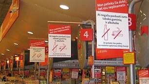 Ankstesniais metais i&scaron; įvairių darbo pasiūlymų galėję rinktis moksleiviai &scaron;iemet sunkiai susiras bet kokį darbą.