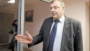 B.Kalainiui para&scaron;iutą rengia kolegos.