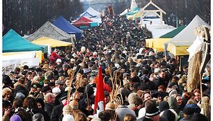 Mugėje netrūksta įdomių reginių ir pirkinių.