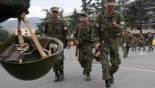 Nežinios kamuojami Lietuvoje gyvenantys gruzinai nežino, kaip ir kada pamatys jų gimtinėje atostogaujančias atžalas.