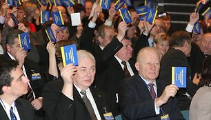 Partijos ,,Tvarka ir teisingumas" kongrese  Vilniaus miesto meras Juozas Imbrasas.