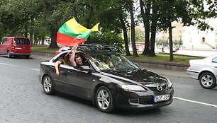 Vilniečiai džiūgauja dėl lietuvių pergalės Pekine