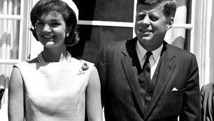 J.F.Kennedy žavesys ir užimamas postas traukte traukė moteris.