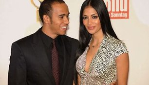 Nicole Scherzinger ir Lewisas Hamiltonas 