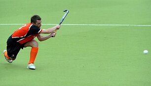 Vilniuje prasidėjo Europos &scaron;alių vyrų klubų žolės riedulio čempionatas