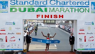 Haile Gebreselassie fini&scaron;as Dobajuje