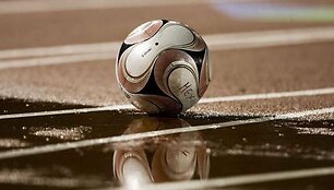Futbolas kerta per ki&scaron;enę sirgaliams
