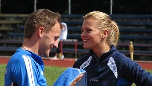 Su &scaron;uolininke į auk&scaron;tį Karina Vnukova