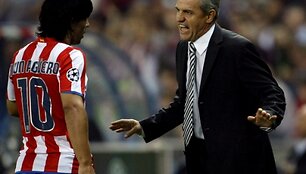  Treneris Javieras Aguirre diskvalifikuotas vienerioms rungtynėms.
