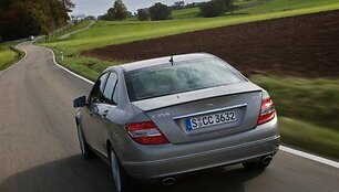 Pristatytas &bdquo;Mercedes-Benz C 350 CGI BlueEFFICIENCY&ldquo;