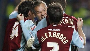 &bdquo;Arsenal&ldquo;  turėjo pripažinti antrojo diviziono &bdquo;Burnley&ldquo; komandos prana&scaron;umą