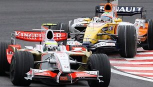 &bdquo;Force India&ldquo; pilotai lieka tie patys