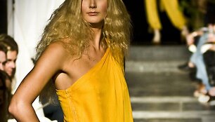 Dizainerės Leilos Hafzi pavasario/vasaros 2009 kolekcijos modelis