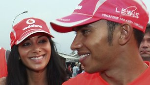 Dainininkė Nicole Scherzinger ir F1 lenktynininkas Lewisas Hamiltonas