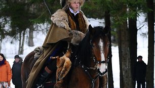 Filme „Tadas Blinda“ aktorius Andrius Kaniava joja ant žirgo