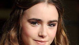 Lily Collins filme „Kunigas“