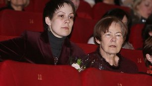 J.Ivanauskaitės sesuo Radvilė ir mama Ingrida Korsakaitė