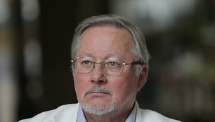 Profesorius V.Landsbergis ragino faktų istorijos nepaversti debatų istorija.