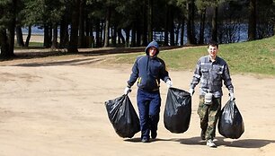 Akcijos &bdquo;Darom 2009&ldquo; dalyviai Pilaitės mikrorajone