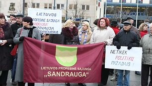 Profsąjungų mitingas prie Vyriausybės