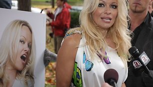 Pamela Anderson spaudos konferencijoje Toronte (Kanada)