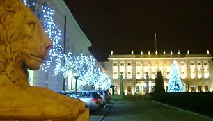 &bdquo;&Scaron;ių metų dekoracijos miesto savivaldybei kainavo 1,9 mln. zlotų,&ldquo; &ndash; savo žiniomis dalijasi Agnieszka.