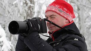 D.Medvedevas kalnuose imasi ir fotoaparato.
