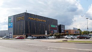 Iš „Babilono“ veja kino teatrą „Forum cinemas“.