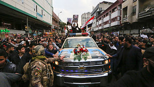 Gedulo procesija Bagdade Irano generolo Qasemui Soleimani ir Irako sukarintų pajėgų vadui Abu Mahdi al Muhandisui