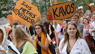 Spalvinga VU eisena &bdquo;nudažė&ldquo; Vilniaus centro gatves. 