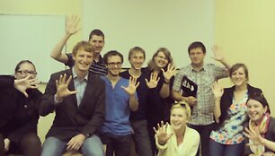 Studentai, naujus mokslo metus sutikę laikydami žurnalistikos istorijos egzaminą. 