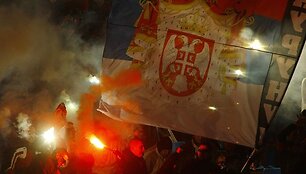 Serbijos futbolo rinktinės gerbėjai per rungtynes susirėmė su policija.