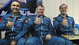 JAV astronautas Kevinas Fordas ir du Rusijos kosmonautai &ndash; Olegas Novickis bei Jevgenijus Tarelkinas