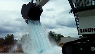 &bdquo;Liebherr R9800&ldquo; markės ekskavatorius 