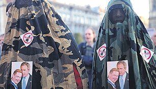 pač Čekijoje buvo aktyviai protestuojama prie&scaron; vyriausybės ir amerikiečių planus įkurti &scaron;alyje JAV karines bazes - dabar &scaron;io požiūrio &scaron;alininkai gali būti patenkinti.