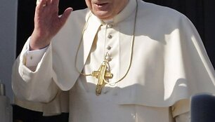 Popiežius Benediktas XVI &scaron;e&scaron;tadienį atvyko į Prahą trijų dienų vizito.