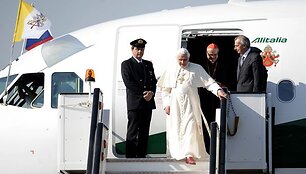 Popiežius Benediktas XVI &scaron;e&scaron;tadienį atvyko į Prahą trijų dienų vizito.