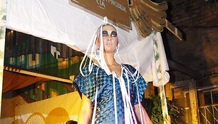 Prie&scaron; 10 metų tikrą revoliuciją meno ir madų pasaulyje sukėlęs festivalis &scaron;į &scaron;e&scaron;tadienį įvyko sostinėje, viename i&scaron; Užupio kiemelių.
