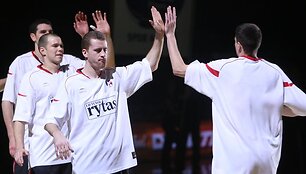 Vilniaus &bdquo;Lietuvos rytas&ldquo; žaidžia pirmąsias naujojo Eurolygos sezono rungtynes namie su Stambulo &bdquo;Efes Pilsen&ldquo; krep&scaron;ininkais. 