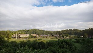 Parduodamas Belmonto žirgyno kompleksas