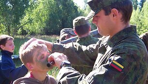 Pabradės poligone vaikams bus organizuojama vasaros stovykla &bdquo;&Scaron;aunuolis&ldquo;.
