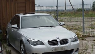 Tauragėje muitinės pareigūnai sulaikė vogtą BMW.