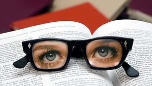 Universitete niekas nesakys, i&scaron; kur gauti 500 puslapių knygą, kurią turi perskaityti jau rytojaus seminarui.